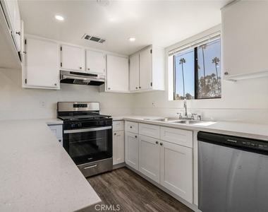 1129 Linden Avenue - Photo Thumbnail 5