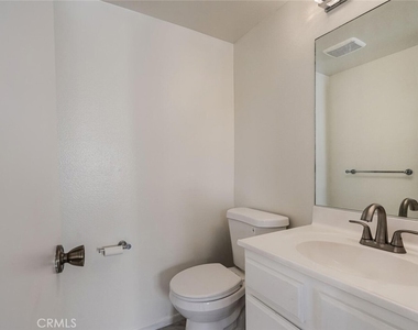 1129 Linden Avenue - Photo Thumbnail 7