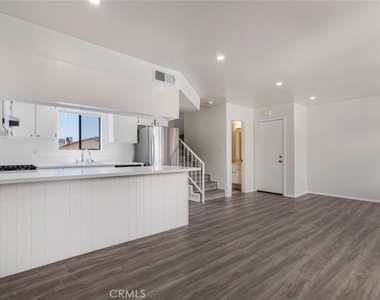 1129 Linden Avenue - Photo Thumbnail 2