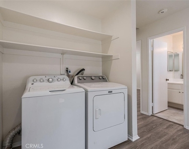 1129 Linden Avenue - Photo Thumbnail 14