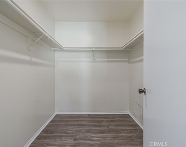 1129 Linden Avenue - Photo Thumbnail 11