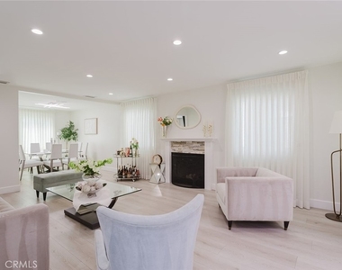 10619 Mather Avenue - Photo Thumbnail 8