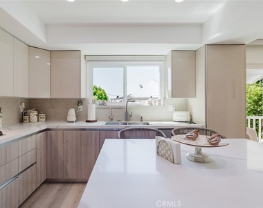 10619 Mather Avenue - Photo Thumbnail 25