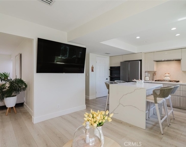 10619 Mather Avenue - Photo Thumbnail 21