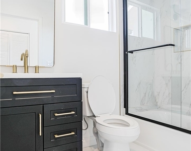 3820 1/2 Orangedale - Photo Thumbnail 12
