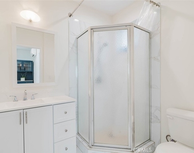 2027 Bonita Avenue - Photo Thumbnail 15