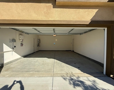 14180 Astra St - Photo Thumbnail 3