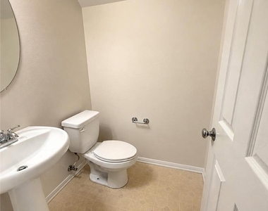542 N Chardonnay - Photo Thumbnail 18