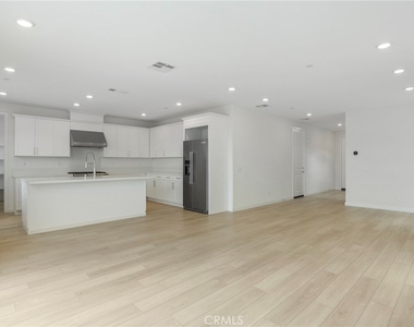 27273 Debut Place - Photo Thumbnail 7