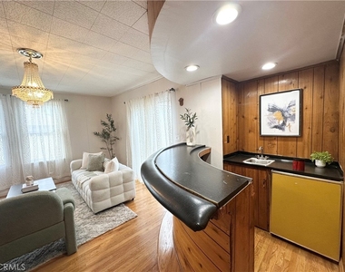 6220 Etiwanda Avenue - Photo Thumbnail 17