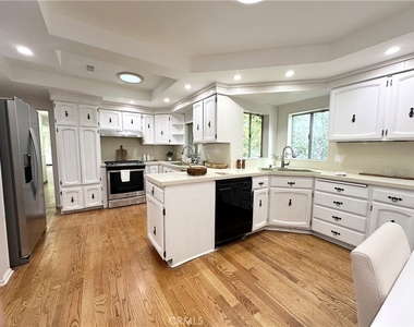 6220 Etiwanda Avenue - Photo Thumbnail 10