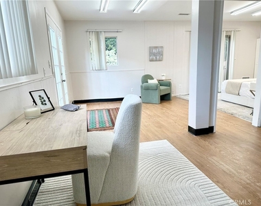 6220 Etiwanda Avenue - Photo Thumbnail 23