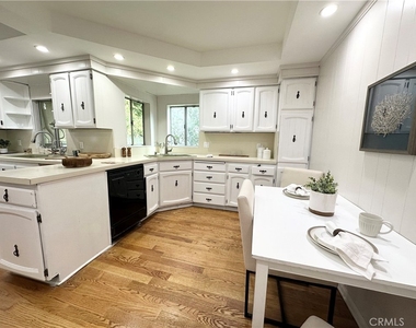 6220 Etiwanda Avenue - Photo Thumbnail 11