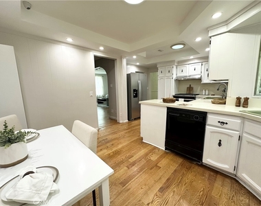 6220 Etiwanda Avenue - Photo Thumbnail 9