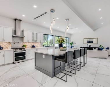 3890 Shadow Grove Road - Photo Thumbnail 10
