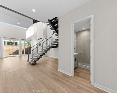 1115 Poppy Court - Photo Thumbnail 5