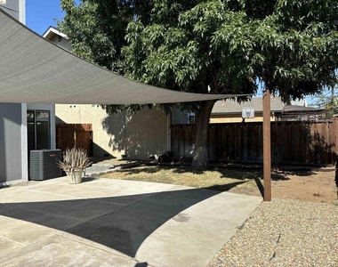 239 Almondtree Ln - Photo Thumbnail 7