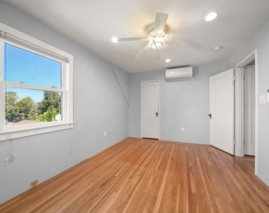 7850 Crest Ave - Photo Thumbnail 13