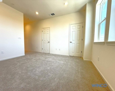 3810 Norbridge Ave - Photo Thumbnail 14