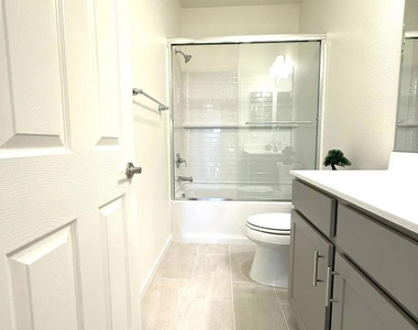 3810 Norbridge Ave - Photo Thumbnail 10