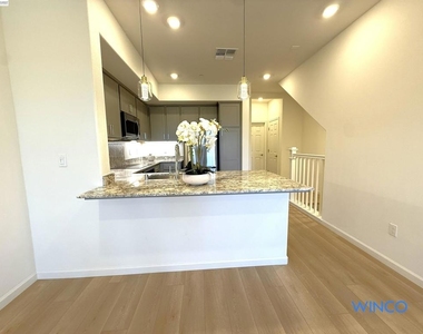 3810 Norbridge Ave - Photo Thumbnail 4
