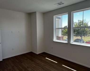 218 Church - Photo Thumbnail 11