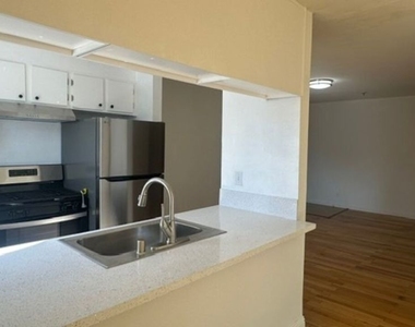1212 Arapahoe Street - Photo Thumbnail 16
