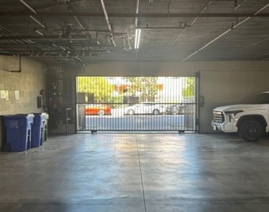 1212 Arapahoe Street - Photo Thumbnail 39