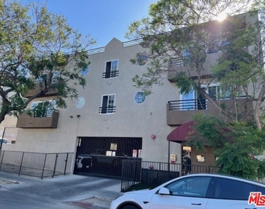 1212 Arapahoe Street - Photo Thumbnail 43