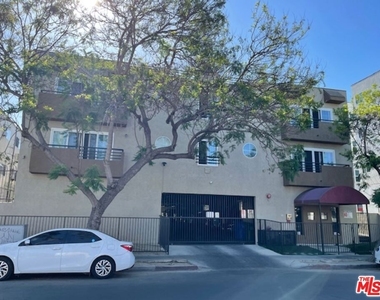 1212 Arapahoe Street - Photo Thumbnail 44
