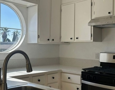 1212 Arapahoe Street - Photo Thumbnail 9