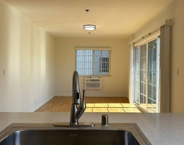 1212 Arapahoe Street - Photo Thumbnail 15