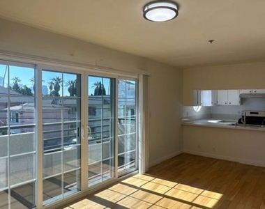 1212 Arapahoe Street - Photo Thumbnail 5
