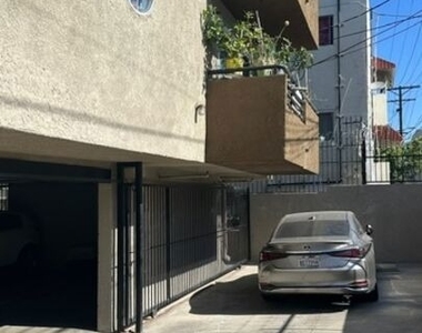 1212 Arapahoe Street - Photo Thumbnail 38