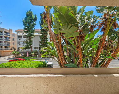 1440 Veteran Avenue - Photo Thumbnail 17