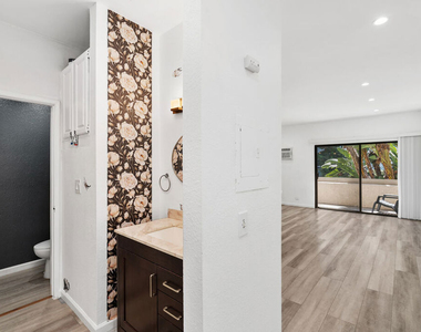 1440 Veteran Avenue - Photo Thumbnail 10