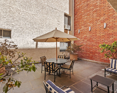 1440 Veteran Avenue - Photo Thumbnail 26