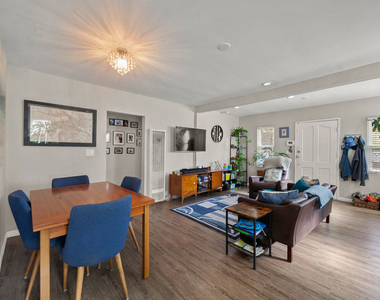 2227 Alsace Avenue - Photo Thumbnail 7