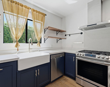 393 N Huntley Drive - Photo Thumbnail 13