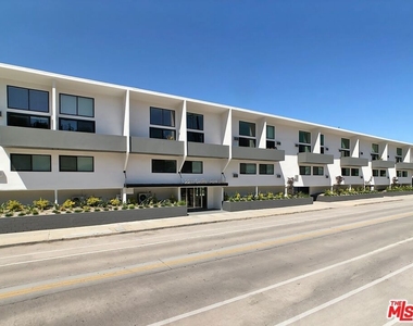 2211 Griffith Park - Photo Thumbnail 17