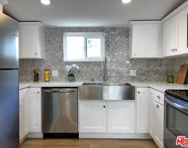 2211 Griffith Park - Photo Thumbnail 9