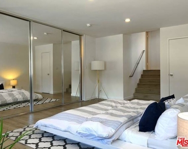 2211 Griffith Park - Photo Thumbnail 14