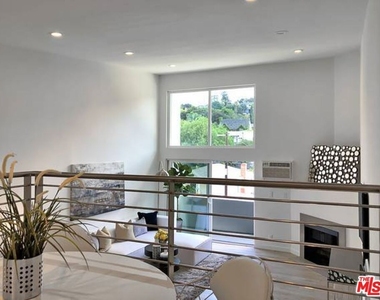 2211 Griffith Park - Photo Thumbnail 11
