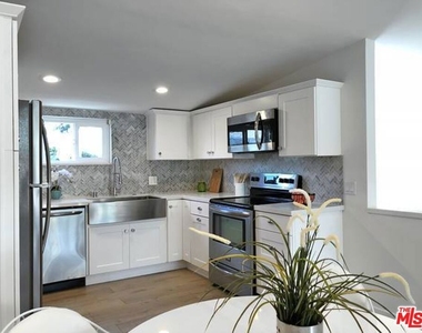2211 Griffith Park - Photo Thumbnail 5