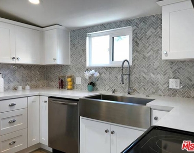2211 Griffith Park - Photo Thumbnail 8