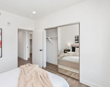 6144 Whitsett Avenue - Photo Thumbnail 17