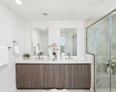 6144 Whitsett Avenue - Photo Thumbnail 26