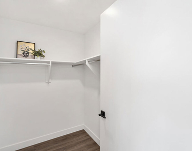 6144 Whitsett Avenue - Photo Thumbnail 25