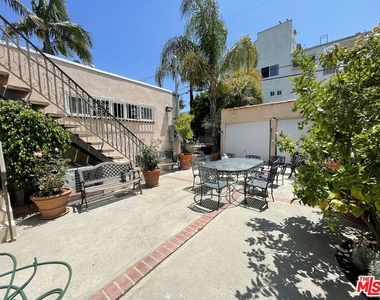842 S Wooster Street - Photo Thumbnail 19