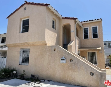 842 S Wooster Street - Photo Thumbnail 22